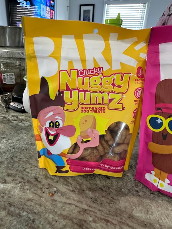 BARK Clucky Nuggy Yumz